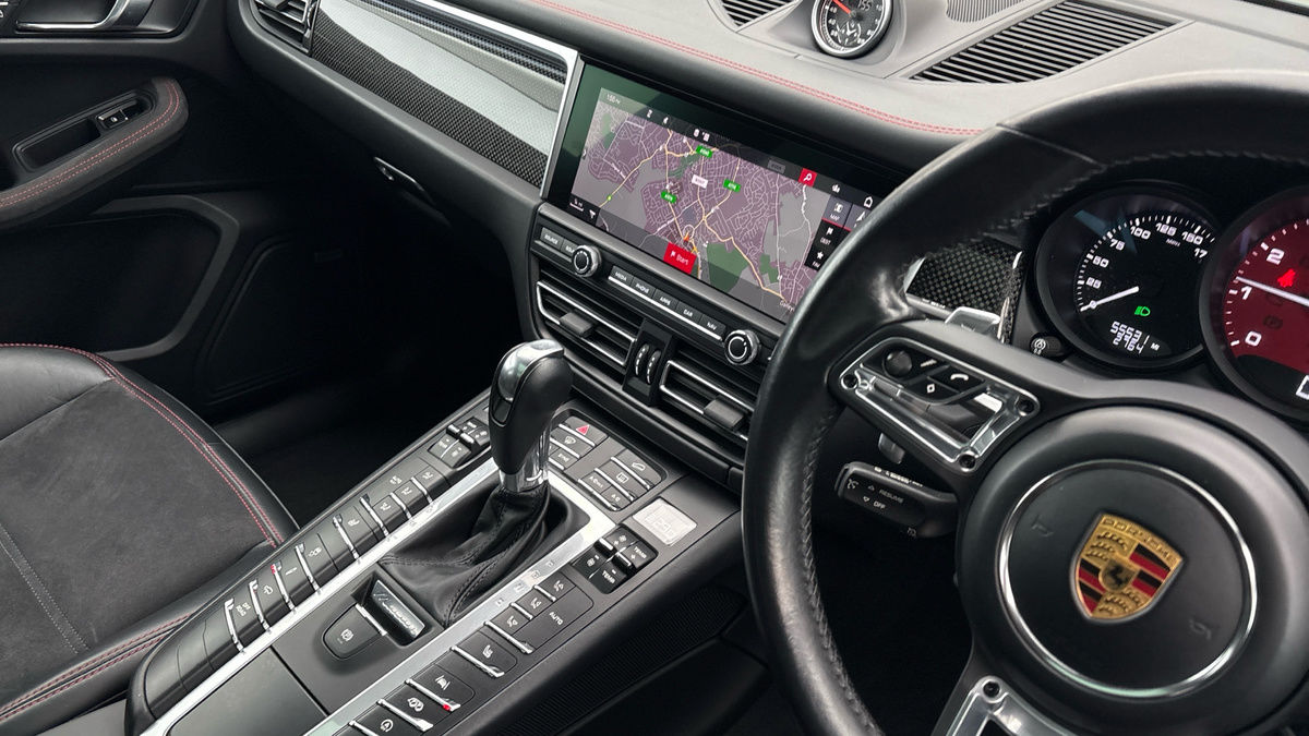 Porsche Macan Image 18