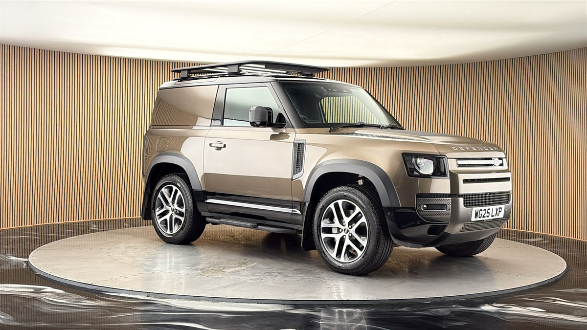 More views of Land Rover Defender 90