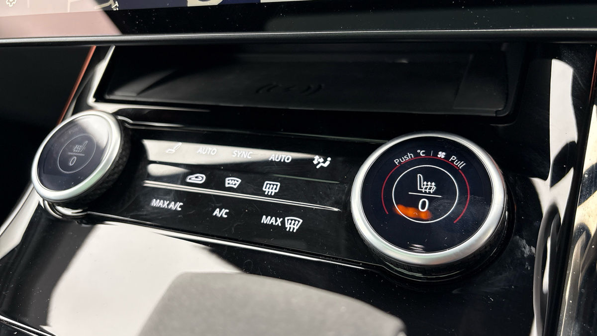 Land Rover Range Rover Sport Image 25