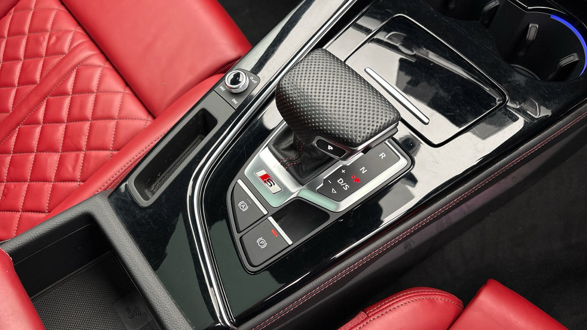 Audi S4 Avant Image 18