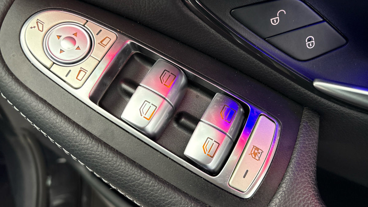 Mercedes-Benz GLC Image 26