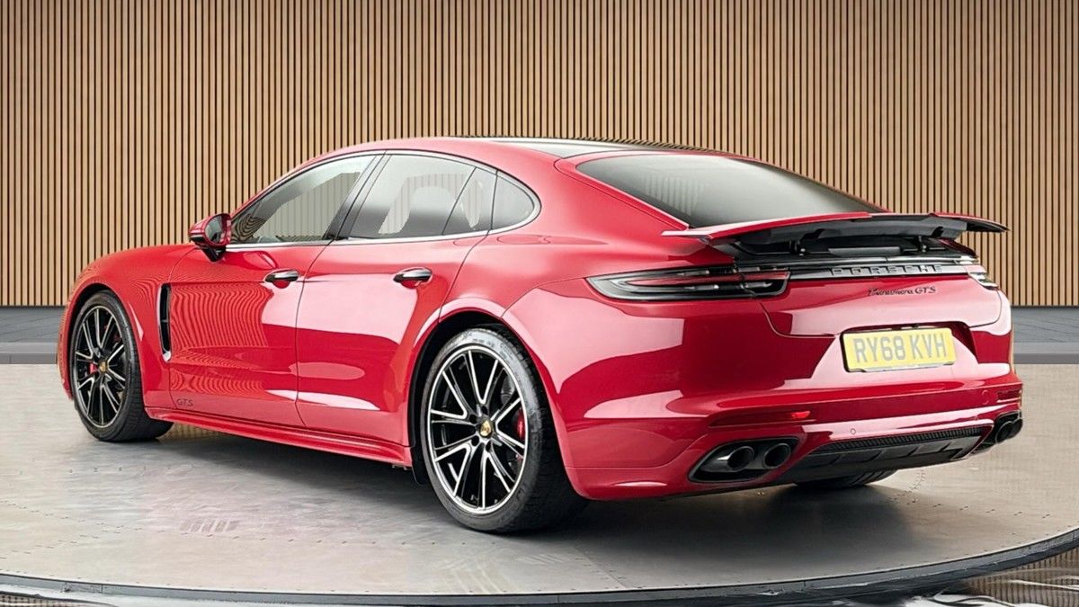 Porsche Panamera Image 2