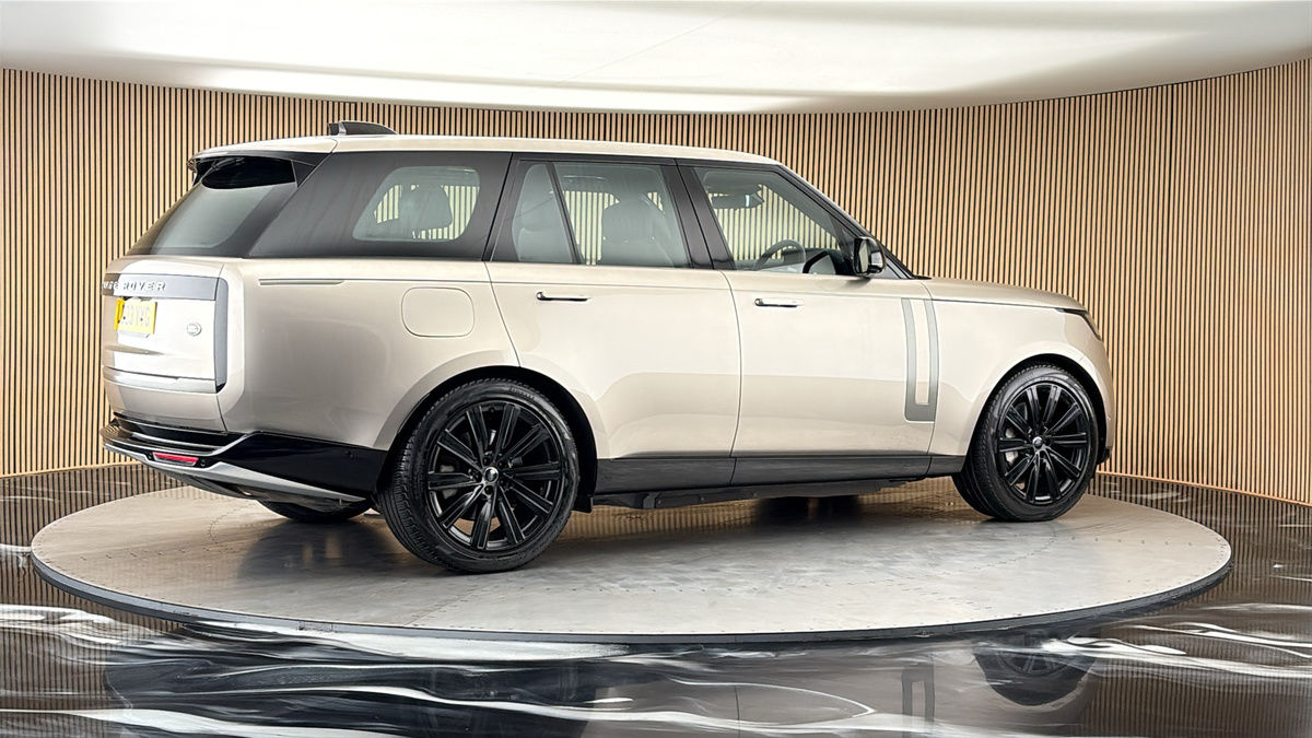 More views of Land Rover Range Rover