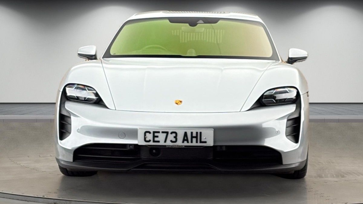 Porsche Taycan Image 3