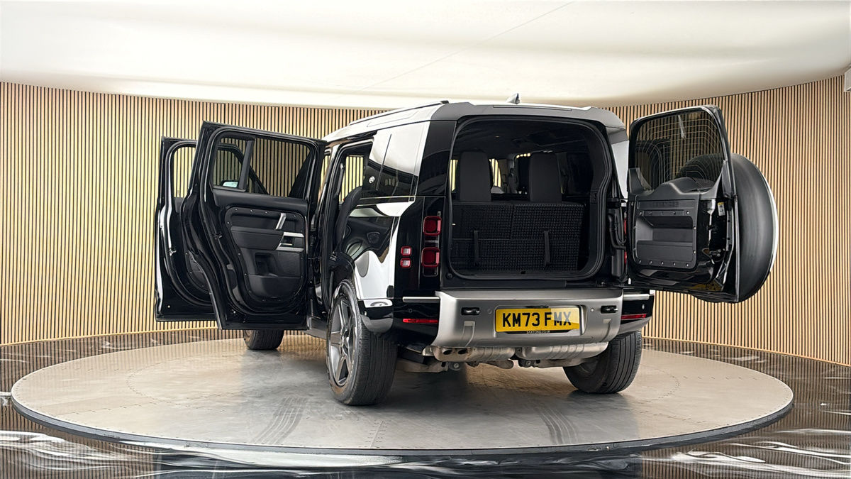 More views of Land Rover Defender 110