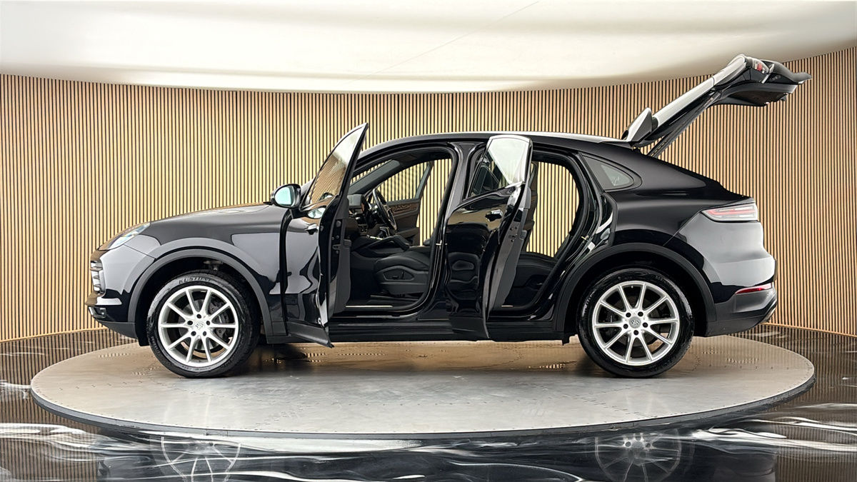 More views of Porsche Cayenne