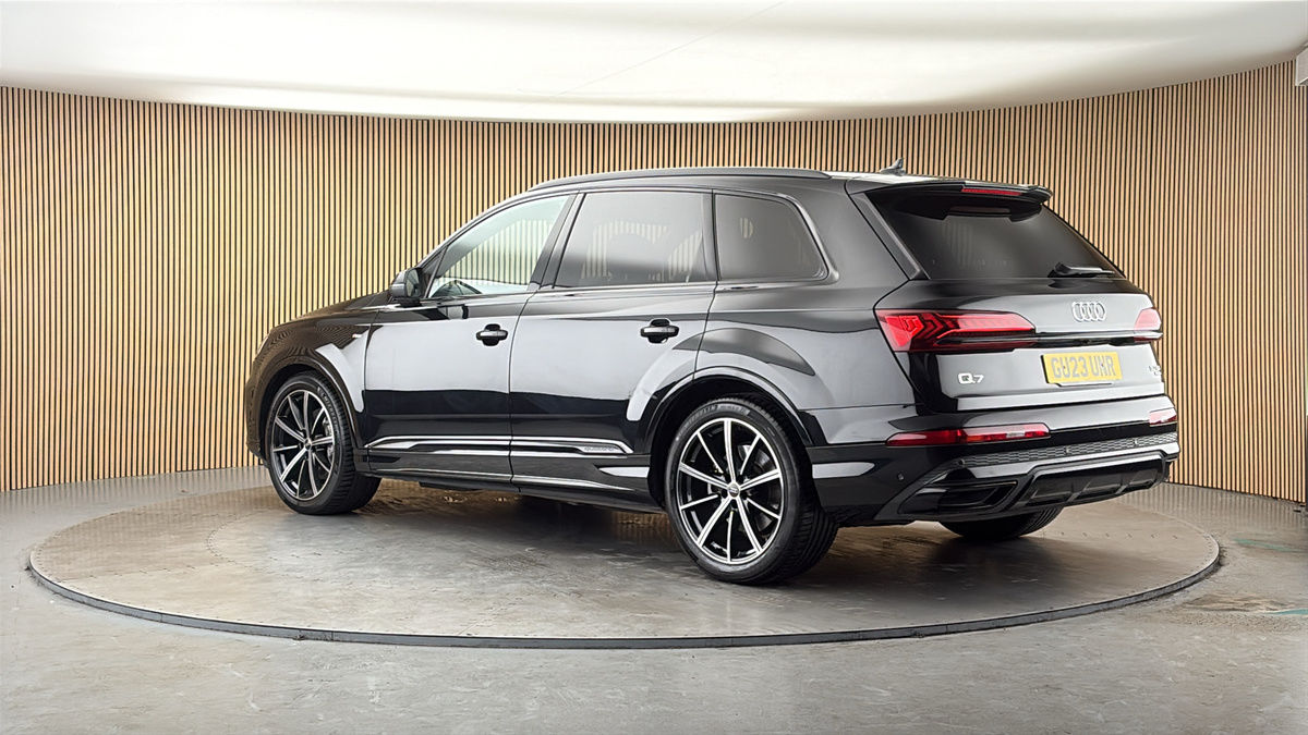 More views of Audi Q7
