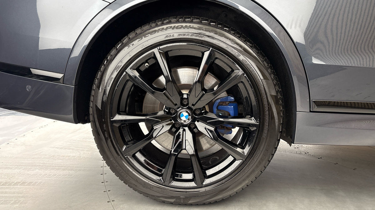 BMW X7 Image 10