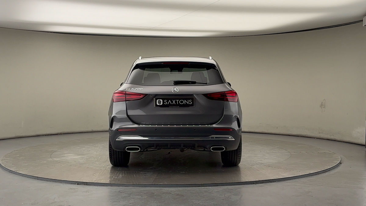 Mercedes-Benz GLA Image 4