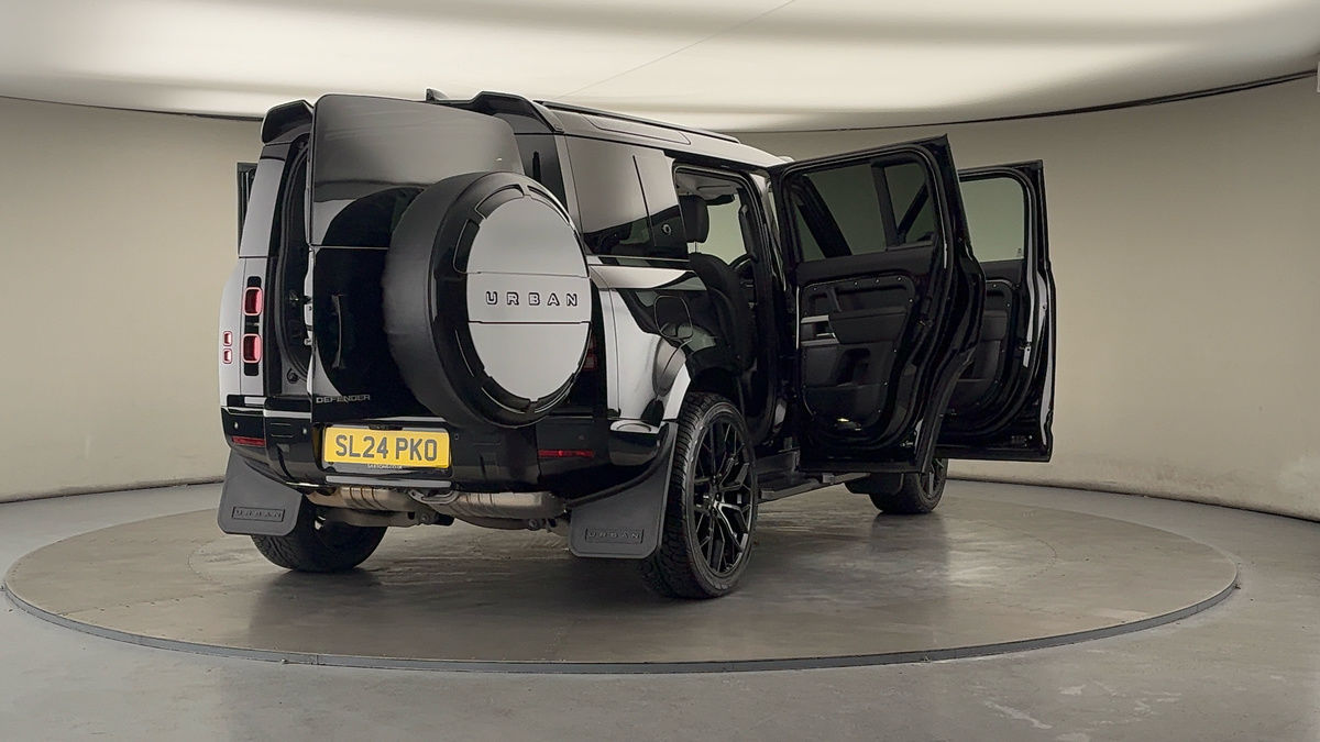 More views of Land Rover Defender 110