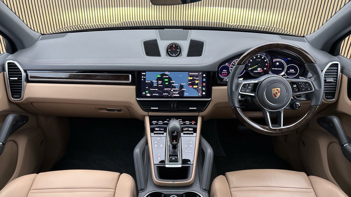 Porsche Cayenne Image 12