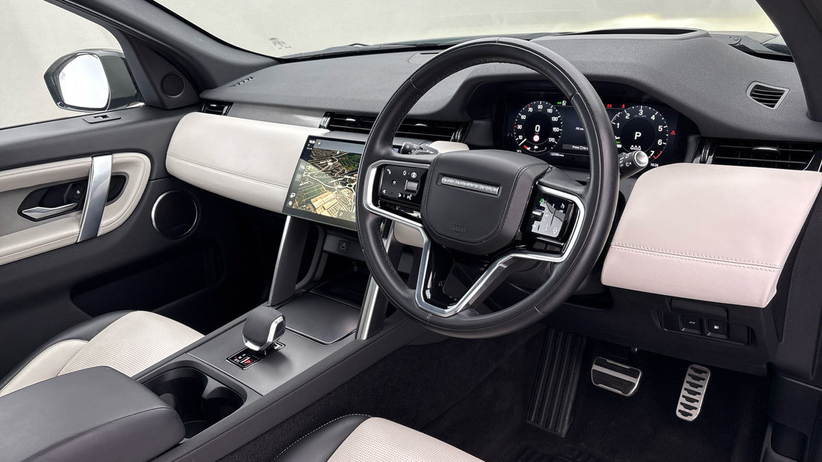 Land Rover Discovery Sport Image 5