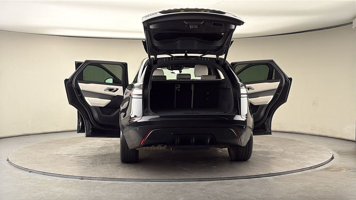 More views of Land Rover Range Rover Velar