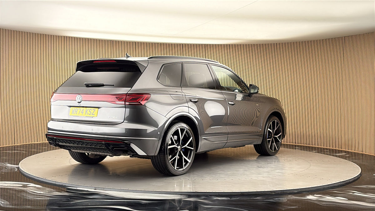 More views of Volkswagen Touareg