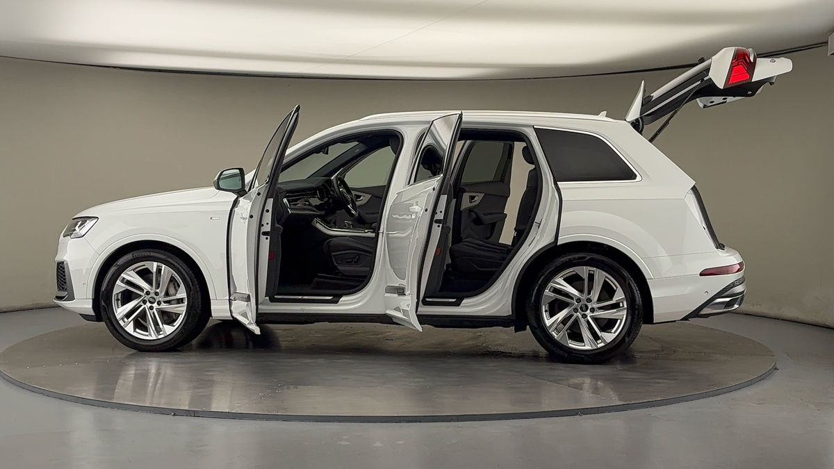 More views of Audi Q7