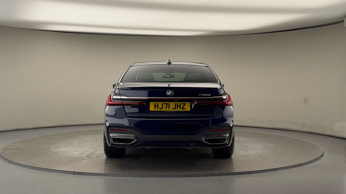 BMW 7 Series Image 4