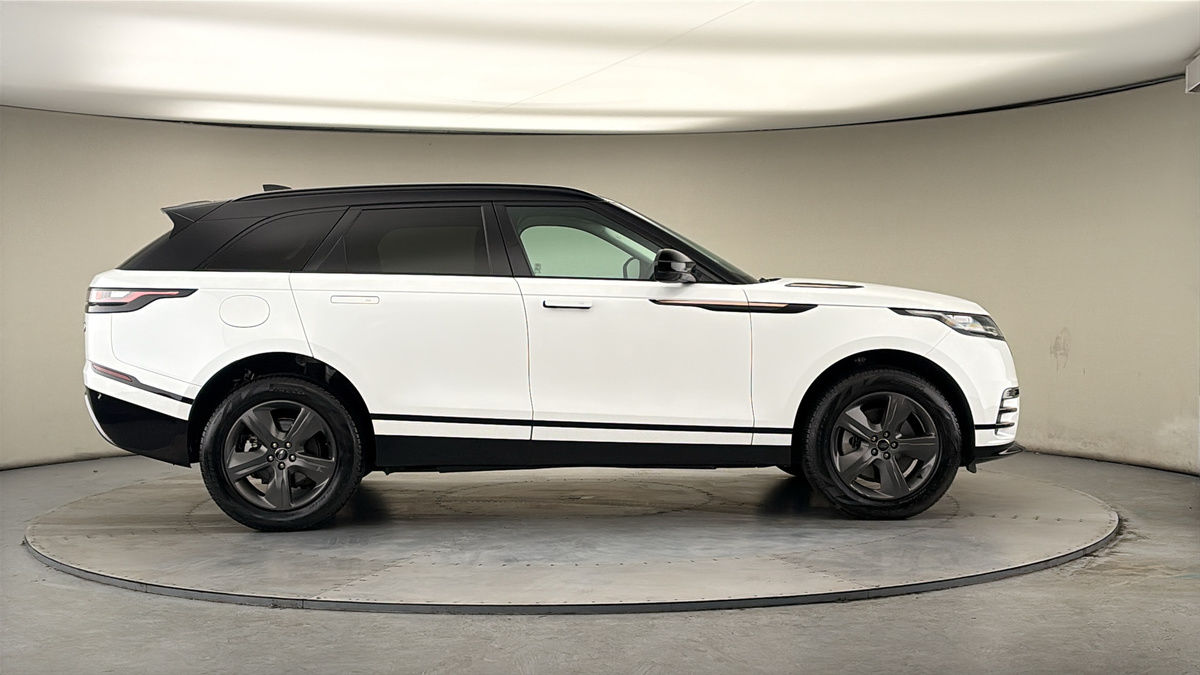 Land Rover Range Rover Velar Image 16