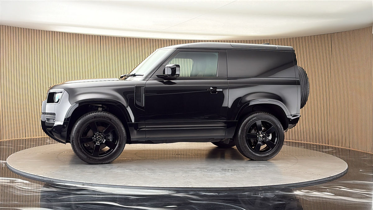 More views of Land Rover Defender 90