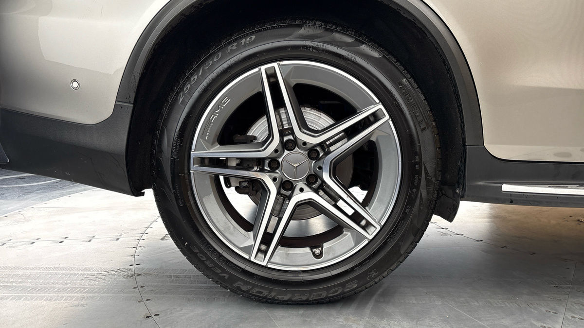 Mercedes-Benz GLC Image 10
