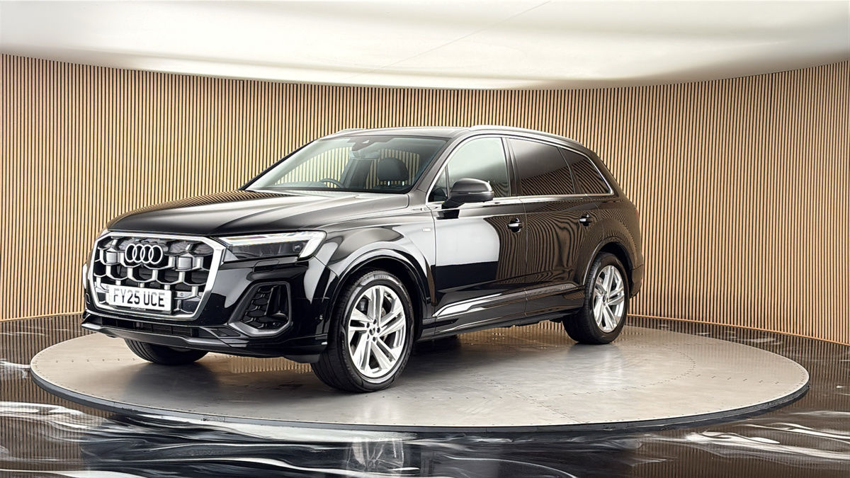 More views of Audi Q7