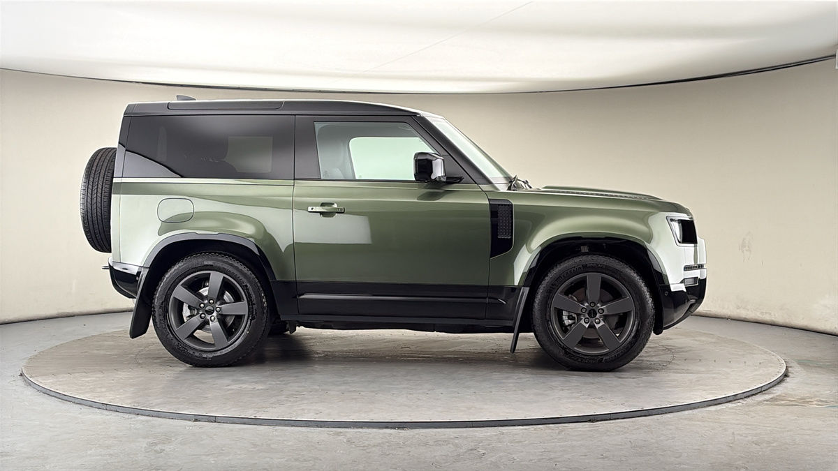 More views of Land Rover Defender 90