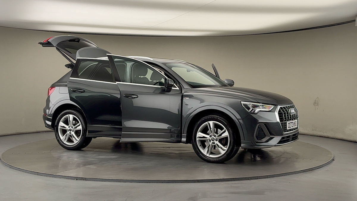 More views of Audi Q3