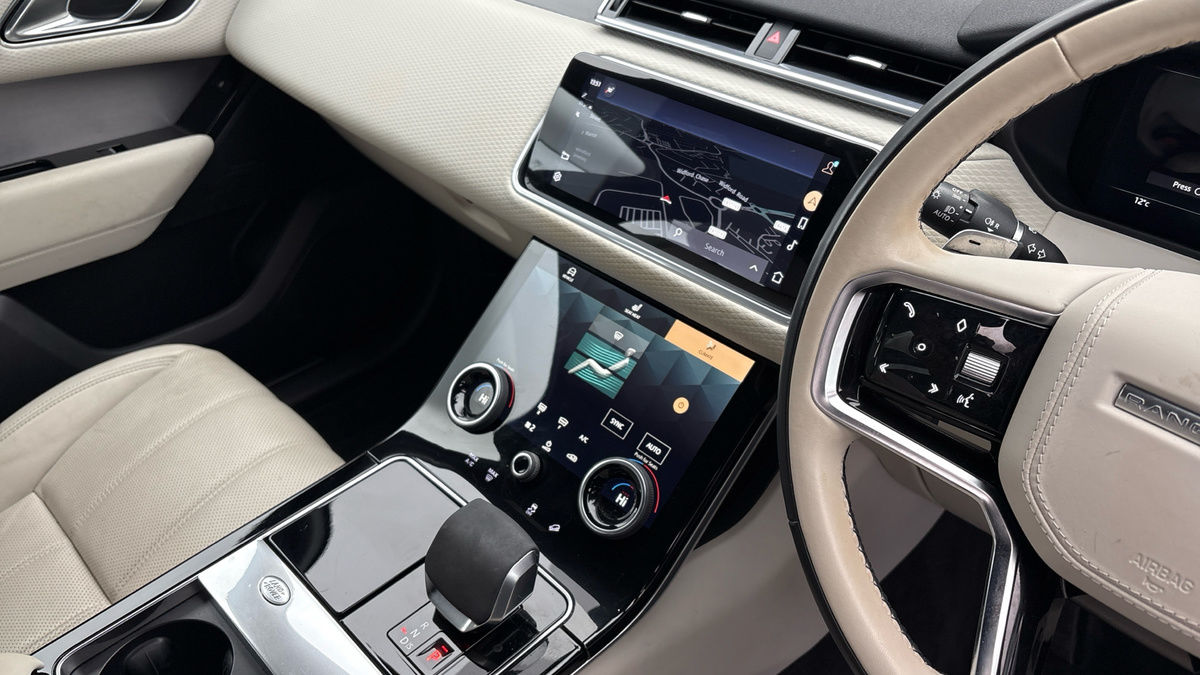 Land Rover Range Rover Velar Image 18