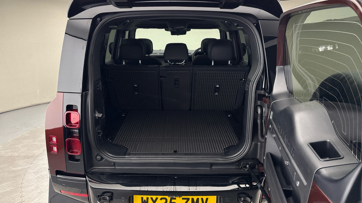 Land Rover Defender 110 Urban Image 11