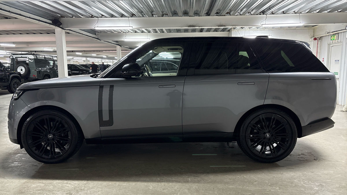 More views of Land Rover Range Rover