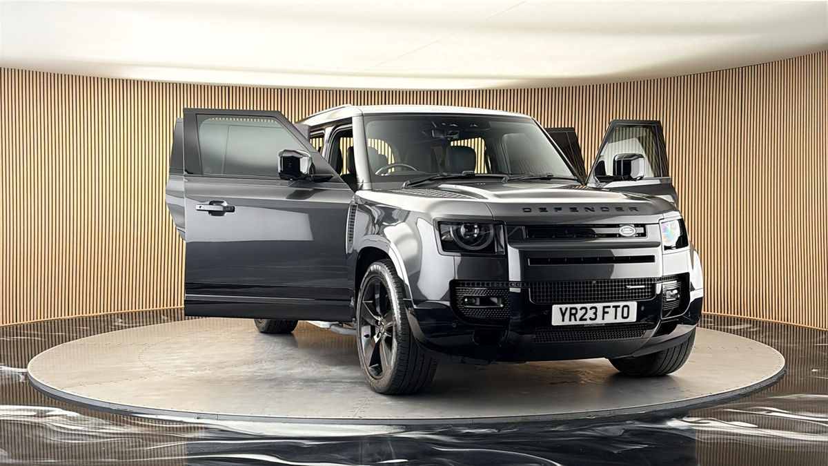 More views of Land Rover Defender 110