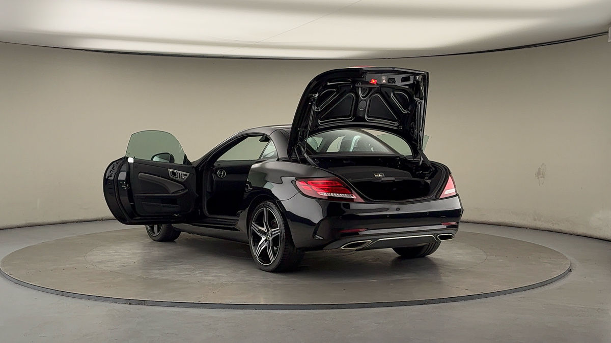 Mercedes-Benz SLC Image 23