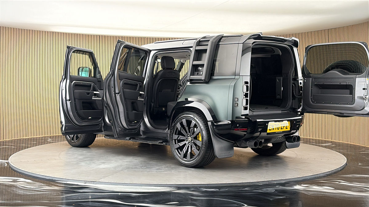 More views of Land Rover Defender 110