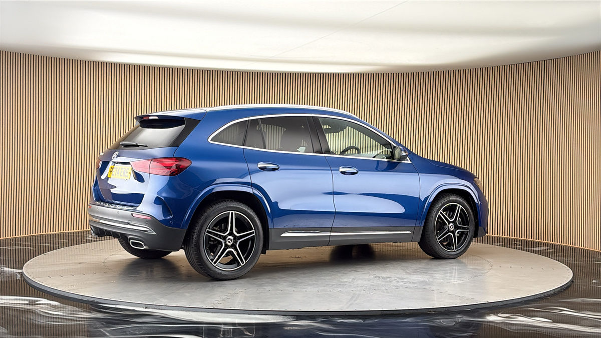 More views of Mercedes-Benz GLA