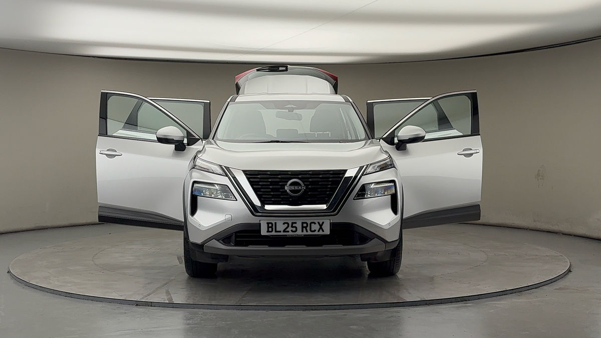 More views of Nissan X-Trail