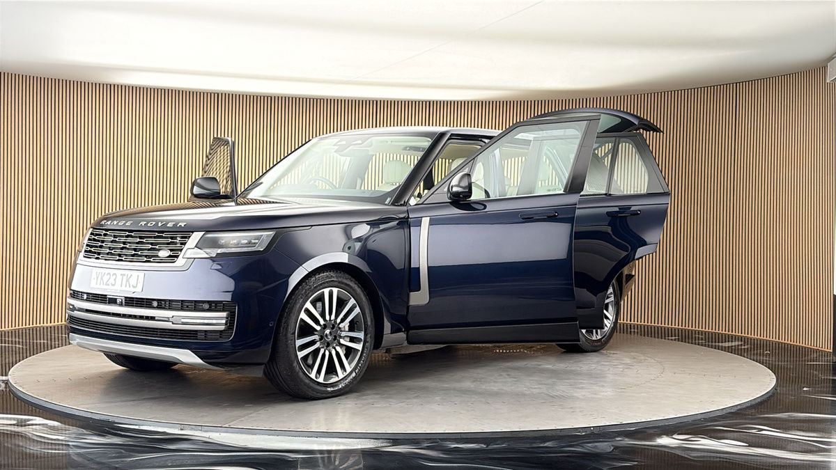 More views of Land Rover Range Rover