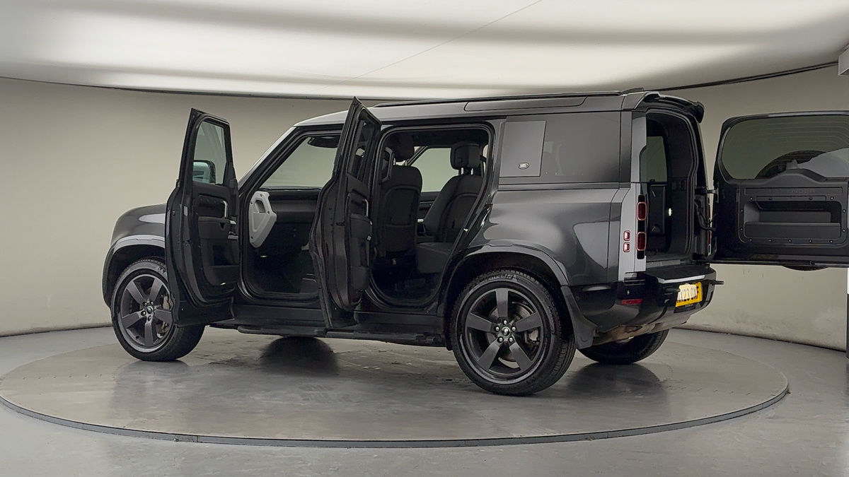 More views of Land Rover Defender 110