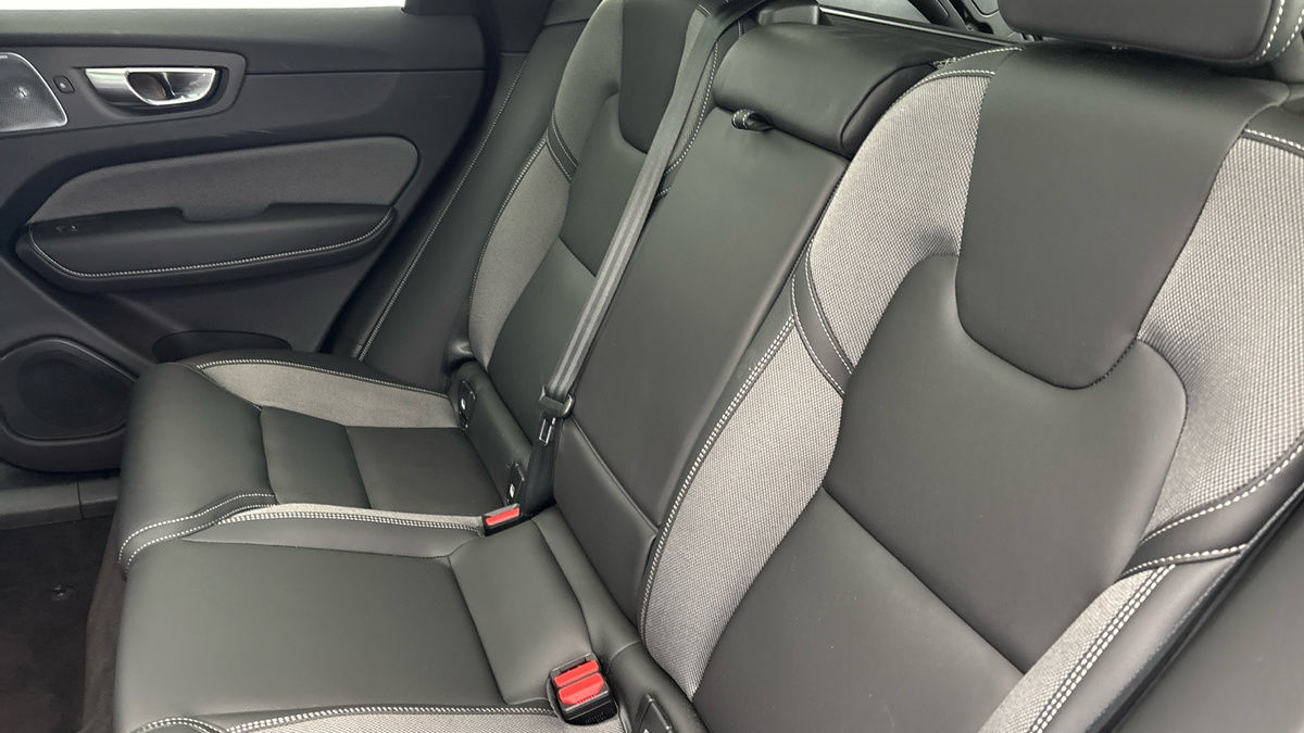 Volvo XC60 Image 8