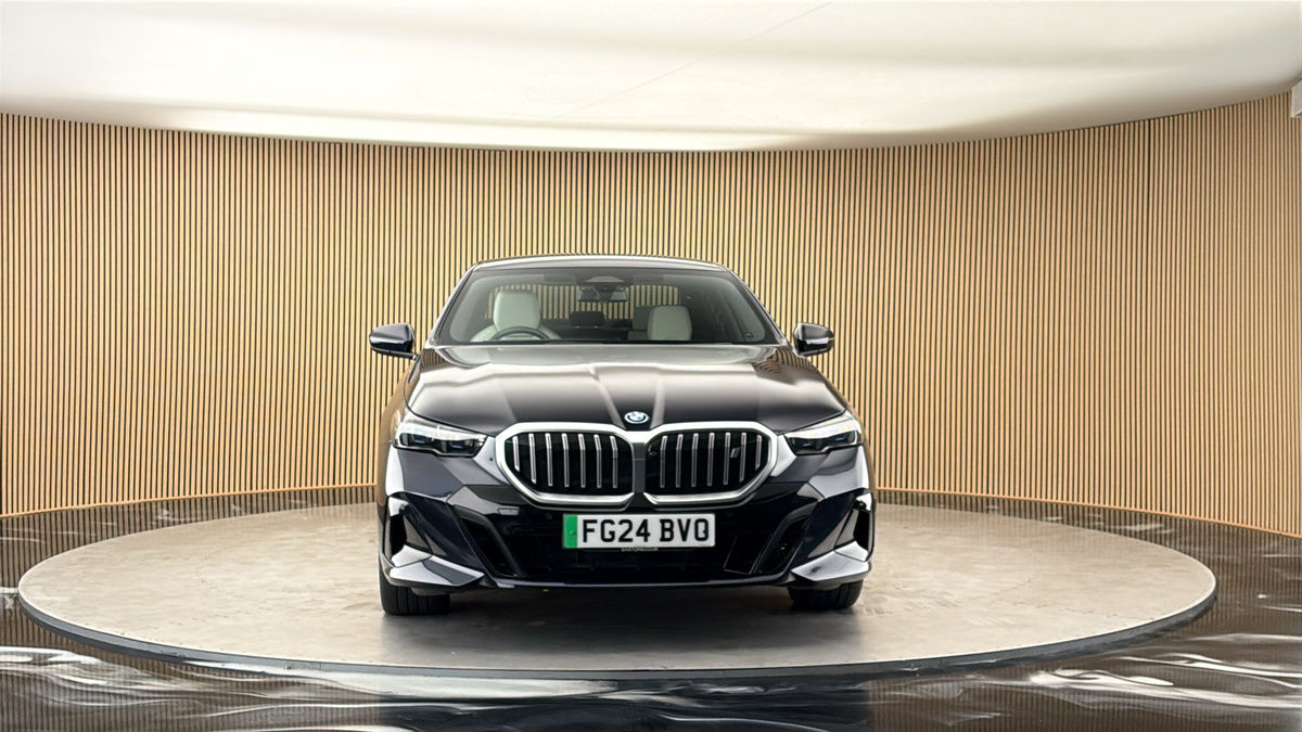More views of BMW i5