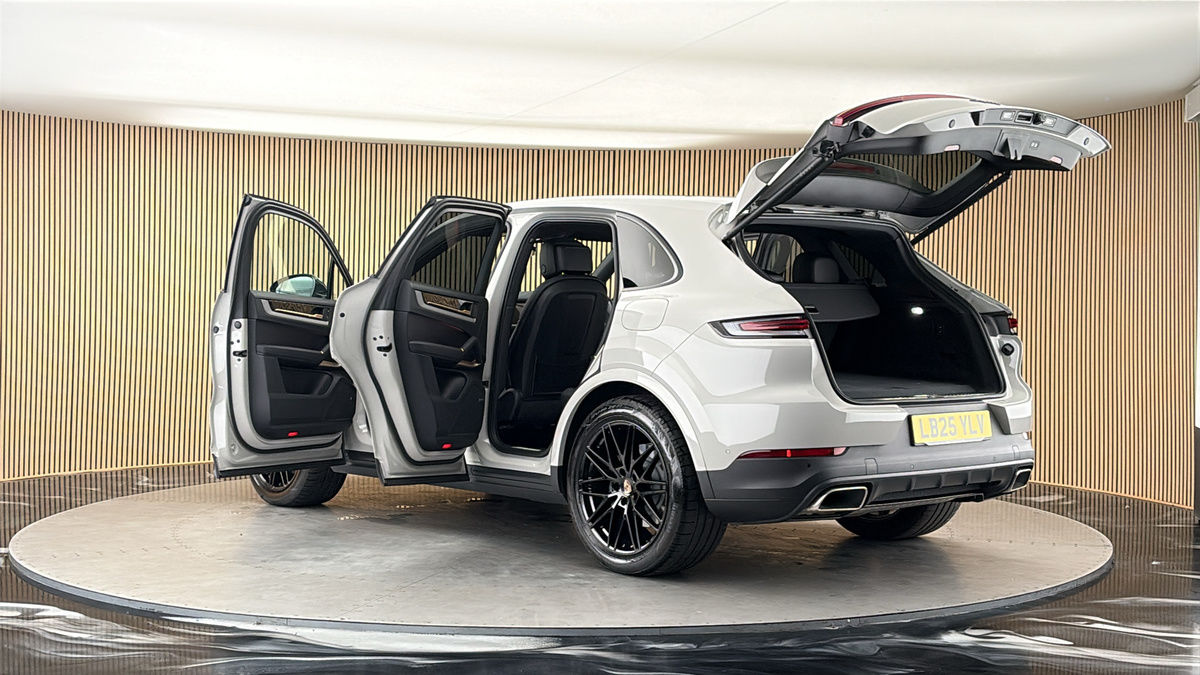 More views of Porsche Cayenne
