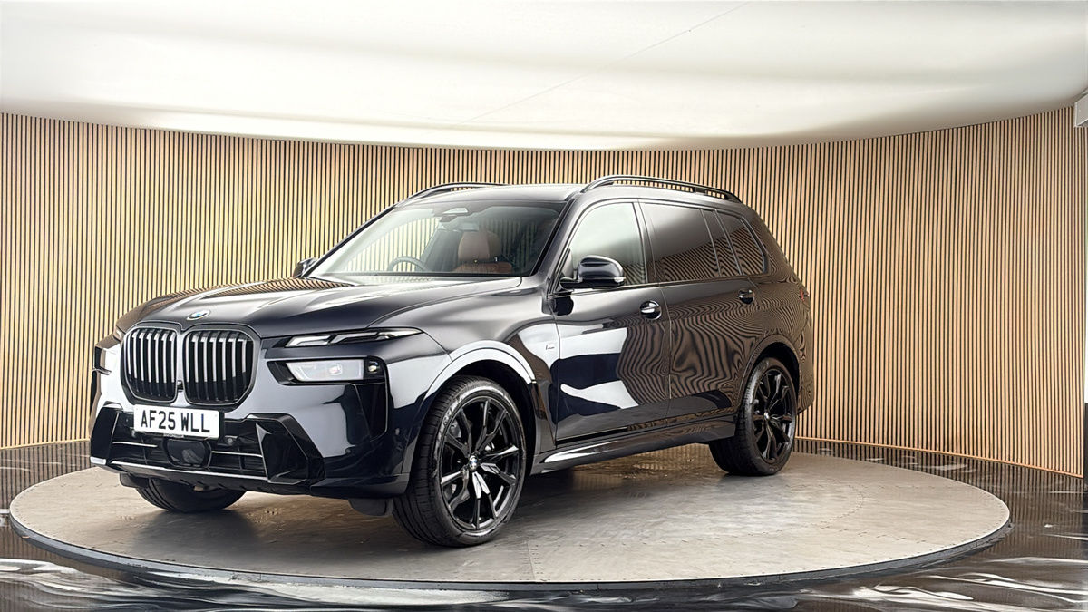 More views of BMW X7