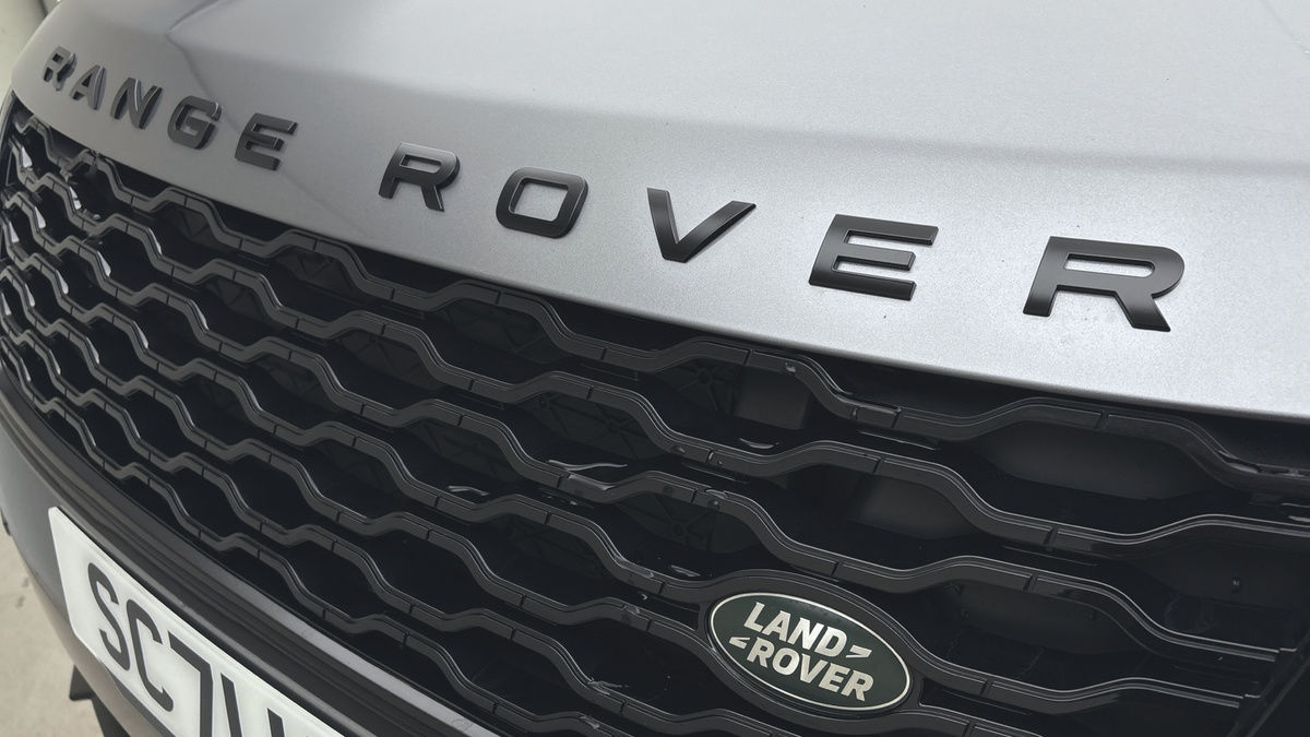 Land Rover Range Rover Velar Image 24