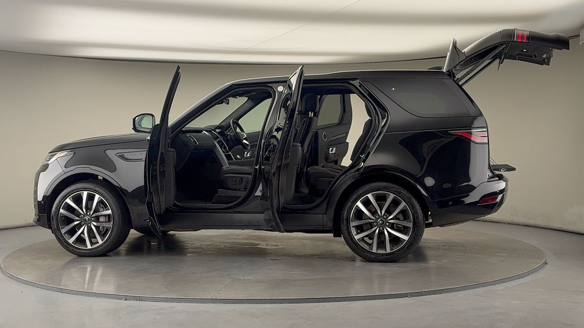 More views of Land Rover Discovery