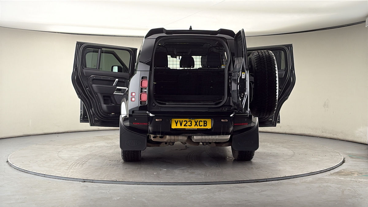 More views of Land Rover Defender 110