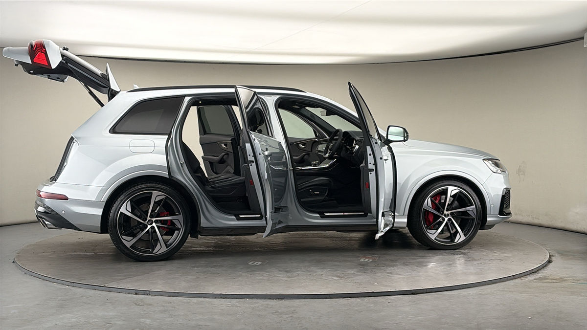 More views of Audi SQ7