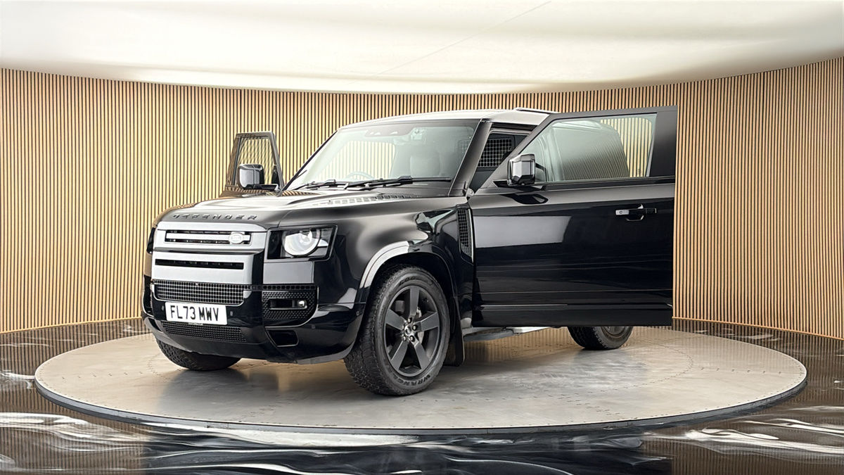 More views of Land Rover Defender 90
