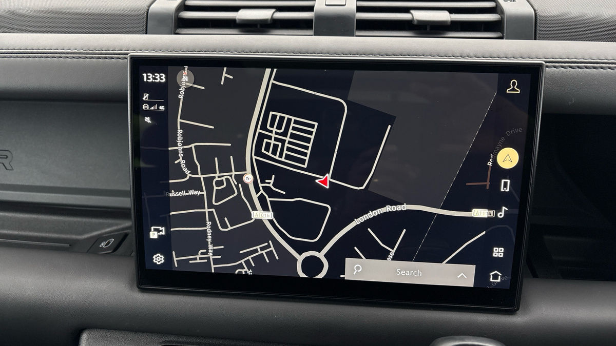 Land Rover Defender 110 Urban Image 39