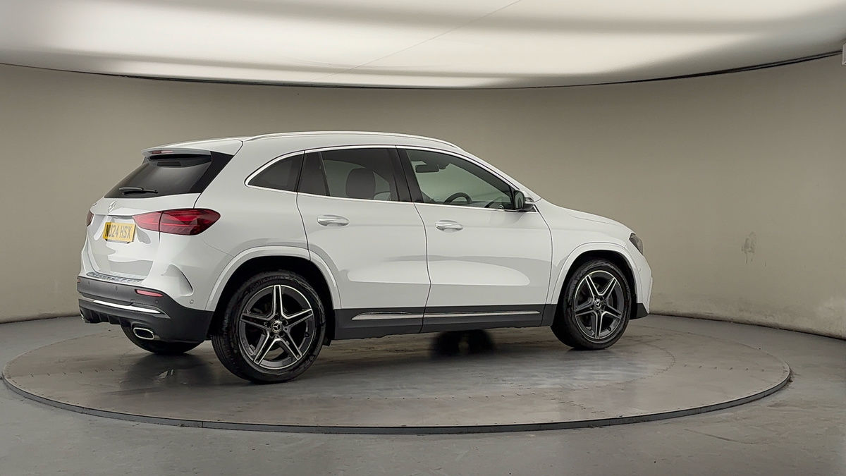 More views of Mercedes-Benz GLA