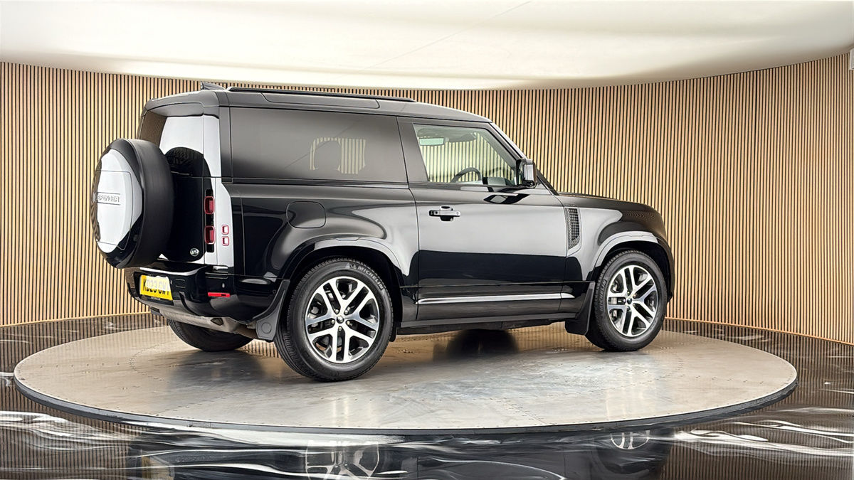 More views of Land Rover Defender 90