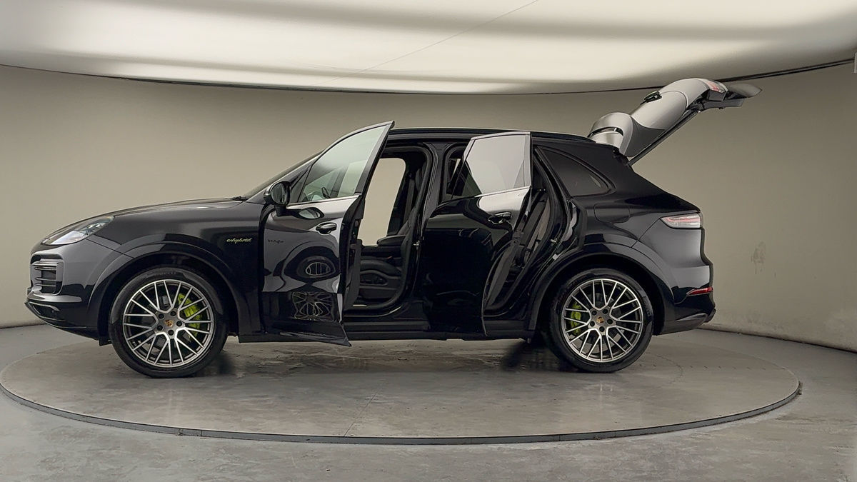 More views of Porsche Cayenne