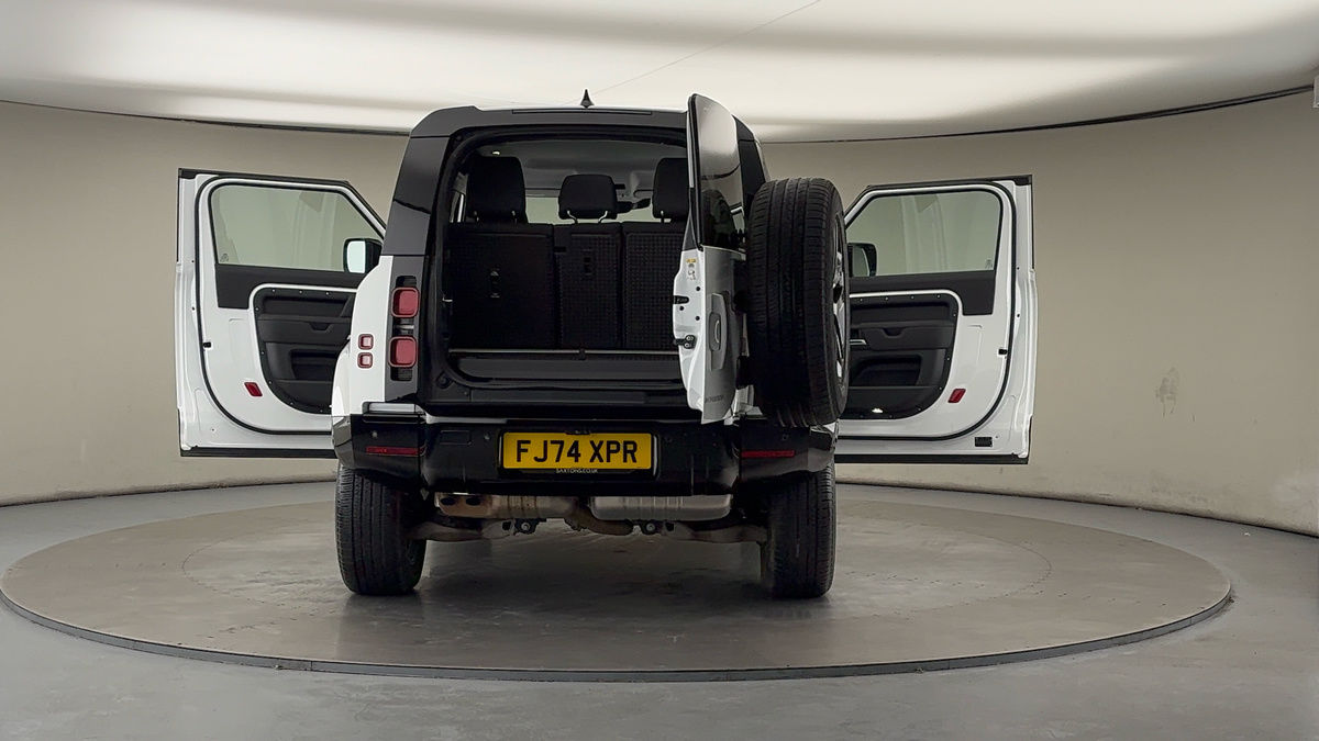 More views of Land Rover Defender 90